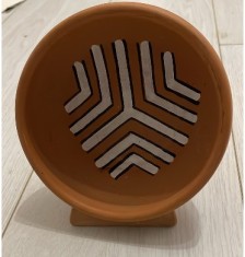 Farfurie Vas stil Cucuteni, ceramică / lut / decorativă, semnătură de artist Petru Maxim, cu suport , obiect de artă, diametru 15 cm, adancime 6 cm,
