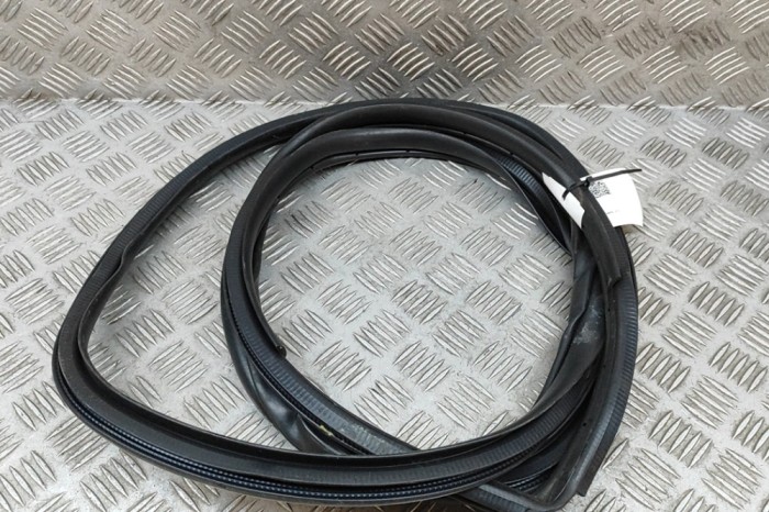 Garnitura ușă dreapta spate LEXUS NX _Z1_ 2020 OEM: 62331-78010 | 31565373