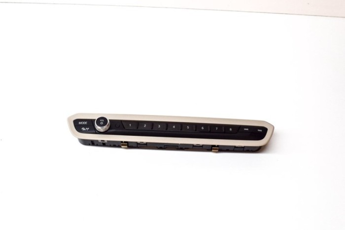 Buton player muzical BMW 3 G20, G28 2021 OEM: 7949456,90026-359 | 14894951