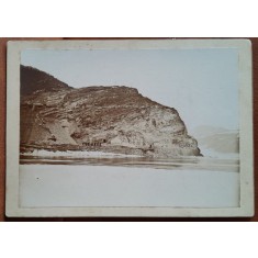 Fotografie pe carton, Romania, in excursie la cariera de piatra, periopada interbelica
