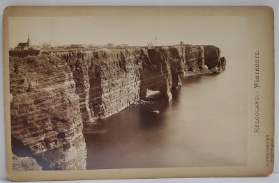 PHOTOGRAPH G. FRIEDERICHS , HELGOLAND - WESTKUSTE , FOTOGRAFIE CABINET , CCA. 1900 foto