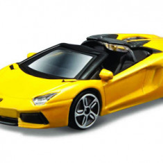 Macheta Masinuta Bburago Street Fire 1:43 LamborghiniAventador Roadster Galben,