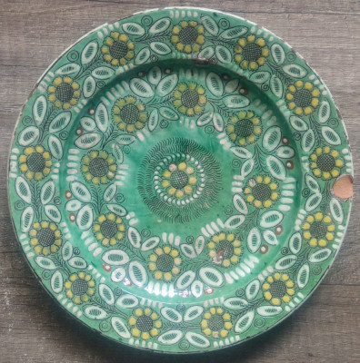 Farfurie de ceramica cu motive florale foto