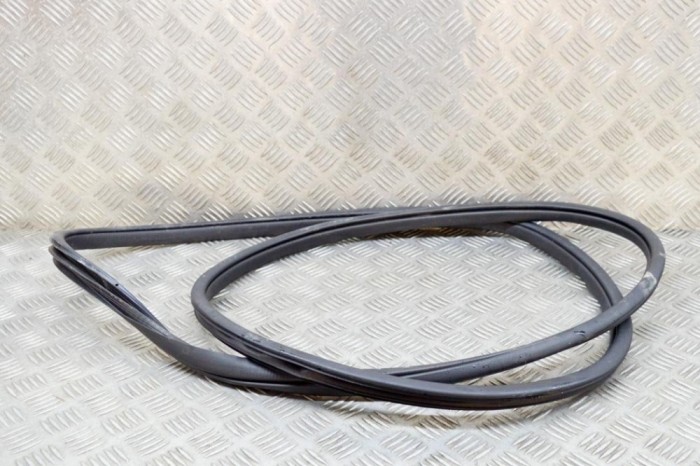 Garnitura ușă st&acirc;nga spate HONDA CR-V V RW 2019 OEM: 72850-TNY-G01 | 17781772