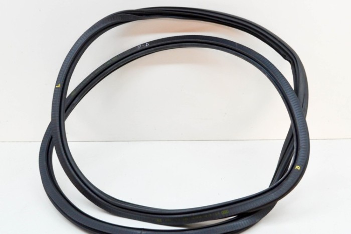 Garnitura ușă dreapta față AUDI A3 Limousine 8VS, 8VM 2016 OEM: 8V5831721 | 13884785