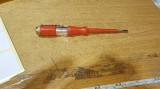 Cumpara ieftin Creion de tensiune tester 140mm curent continuu AC 100-500V Total Tools