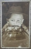 Copil cu palarie// foto tip CP