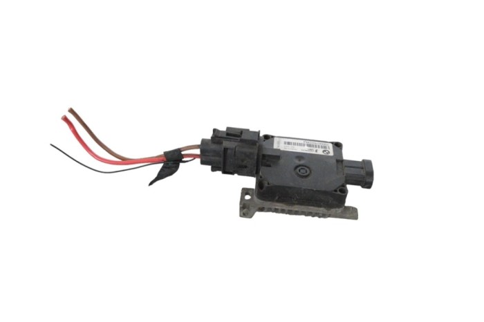 Releu ventilator BMW 2 Coupe F22, F87 2014 OEM: 7608410 25643137