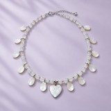 Colier choker la baza gatului din selenit si sidef cu pandativ inima