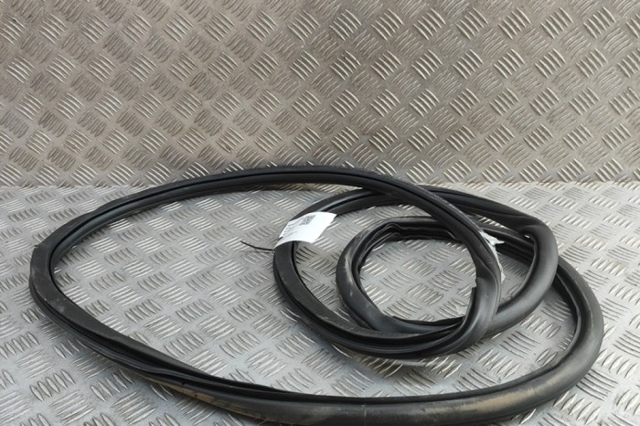 Garnitura ușă dreapta față AUDI Q4 Sportback F4N 2024 OEM: 11A867912B | 31966780