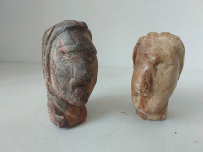 Set 2 sculpturi capete bărbat și femeie din piatră naturală, artă decorativă vintage, marmură / onix foto