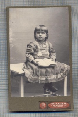 W34 FOTO CABINET -FETITA IN TINUTA DE EPOCA-FOTOGRAF FRITZ HACKER - ANNABERG foto