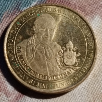 Moneda 50 bani cu Papa Franciso foto