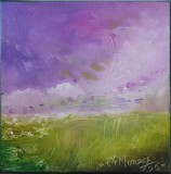 Pictură originală ulei pe p&acirc;nză &bdquo;C&acirc;mp verde sub cerul mov de seară&rdquo; 20x20 cm, pe șasiu. Certificat cu semnătura și ștampila artistului