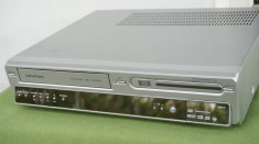 Video recorder combo VHS cu DVD Grundig GDR 6460 DEFECT