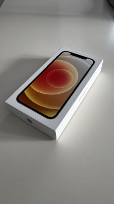 iPhone 12 &amp;ndash; stare bună &amp;ndash; foto
