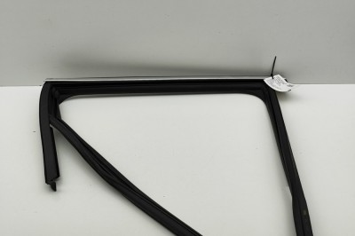 Bandou superior ușă dreapta spate SKODA KAROQ NU7 2024 OEM: 575839431,575839431T | 31846795 foto