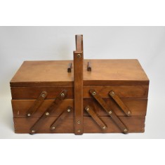 Cutie pentru accesorii de cusut - tip acordeon / Sewing box - lemn - anii 1950