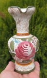 VAS CU O ANSA DECORATIV DIN CERAMICA, LUCRAT SI DECORAT MANUAL, DERUTA