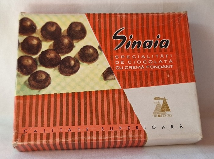 SINAIA - specialitati de ciocolata cu crema fondant, cutie goala, bomboane romanesti fabricate la CIBO Brasov in anul 1970