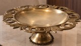 Centru de masa ,fructiera antica de dimensiuni mari din bronz masiv ,piesa deosebita cu o lucrătură de o foarte mare finețe, diametrul 36 cm
