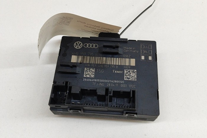 Modul de control ușă dreapta spate VW TOUAREG 7P5 2011 OEM: 4H0959795B 27184861