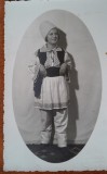 Fotografie tip carte postala, fetita in costum popular romanesc, perioada interbelica