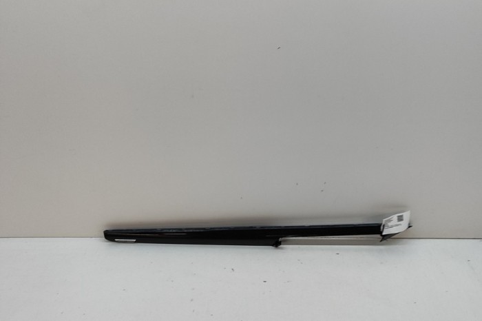 nerasta SKODA SUPERB III 3V3 2018 OEM: 3V2858418Q 27877913