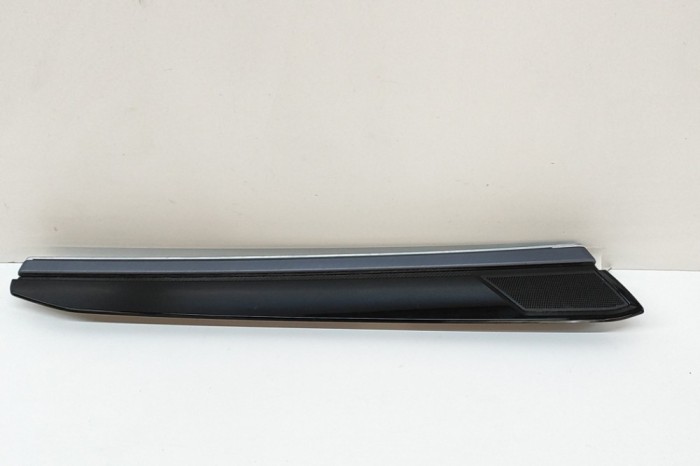 Ornament panou ușă dreapta spate VW TOUAREG CR7 2023 OEM: 760867420AR,3CN035411 30768508