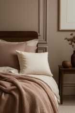Perna puf si pene gasca Somnease Coneltex, dimensiuni 60 x 60 cm, patrata, culoare alba, pene 80%, 10% puf, 10% fibra siliconata tip bilute