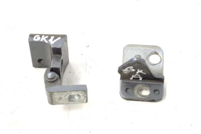 Balama ușă st&acirc;nga spate PORSCHE CAYENNE 9PA 2005 OEM: 7L0833401A | 11415043