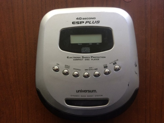 universum CD compact disc player ESP discman portabil nu functineaza