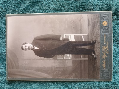 fotografie vechi atelier , dimensiuni 16 cm x 11 cm . Avocat Nanes ,cu dedicatie fiicei foto