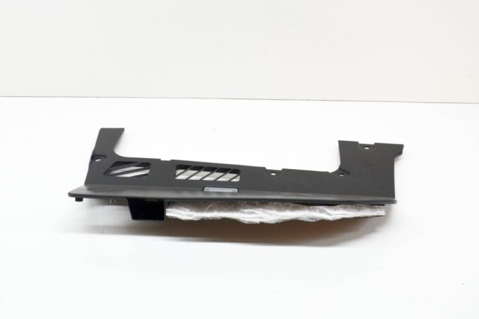 Ornament inferior planșa de bord TESLA MODEL Y 2020 OEM: 1507073-00-B 13832719