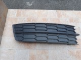Grilă dreapta bară față Skoda Rapid