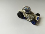 bnk jc Hot Wheels 2014 - Star Wars- R2-D2 - Character Car