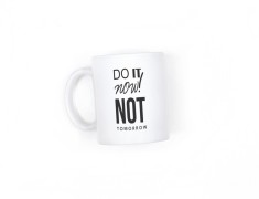 Cana alba personalizata mesaj motivational pentru antreprenori, freelanceri, vloggeri, INOVATIX&reg;. 330ml