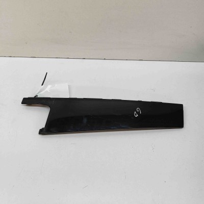 Ornament vertical ușă dreapta spate INFINITI Q30 2019 OEM: 822D2-5DA1A 31517450 foto