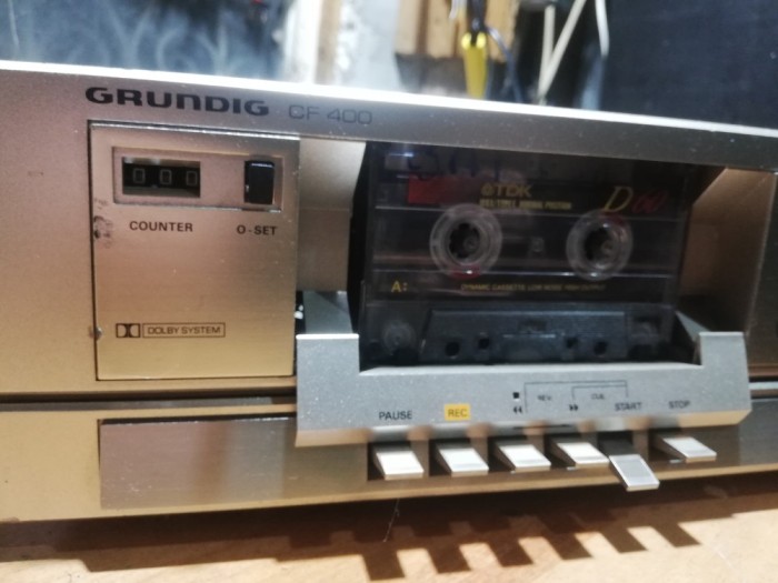 Casetofon Deck Grunding CF400