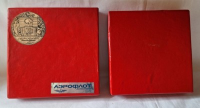 Cutie veche pentru prezentare, depozitare insigna, decoratie, placheta, medalie - Aeroflot - aviatie foto