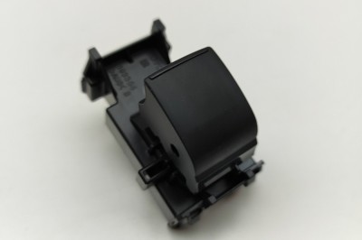 Buton geam ușă st&amp;acirc;nga față TOYOTA YARIS _P21_ 2024 OEM: 84810-02260,8481002260 30654850 foto