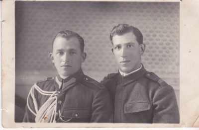 AMS @ - FOTOGRAFIE INTERBELICA - PLUTONIER ȘI SERGENT DE JANDARMI, SUCEAVA BUCOVINA foto
