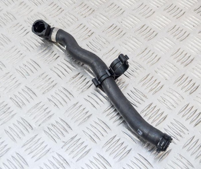 Furtun radiator răcire st&acirc;nga BMW 4 Coupe F32, F82 2017 OEM: 9307241 3029752