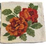 FATA DE PERNA VINTAGE DECORATIVA MICUTA, LUCRATA ȘI CUSUTA MANUAL