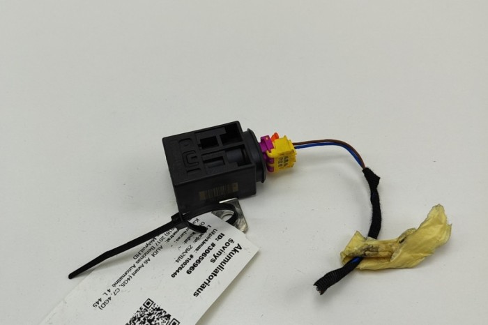 Siguranța de &icirc;ntrerupere baterie AUDI A6 Avant 4G5, C7, 4GD 2017 OEM: 4F0915519 30656969