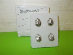 Set de 4 SUPORTURI ARGINTATE pentru ETICHETE DE MASA , in forma de LEBEDE , GULDFYND , Suedia