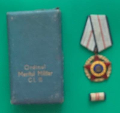 ORDINUL MERITUL MILITAR CL.3 RPR, CU CUTIE SI BARETA - RAR! foto