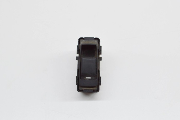 Buton geam ușă st&acirc;nga spate JEEP COMMANDER XK, XH 2007 OEM: 04602787AA,04602787A 17423550