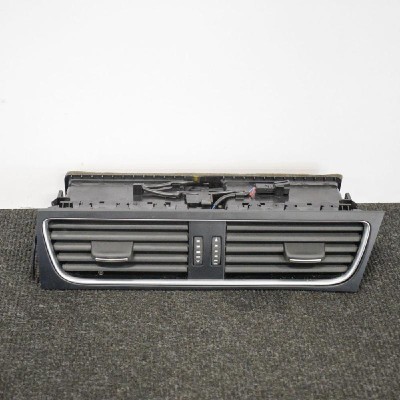 Gura de ventilație planșa de bord AUDI A5 8T3 2011 OEM: 8T2820951C 3798698 foto