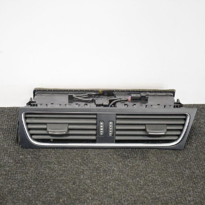 Gura de ventilație planșa de bord AUDI A5 8T3 2011 OEM: 8T2820951C 3798698